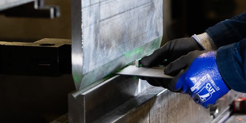 Teräksen särmäys.jpg